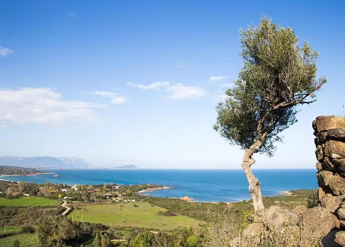 Skyline Balcony Apartment *